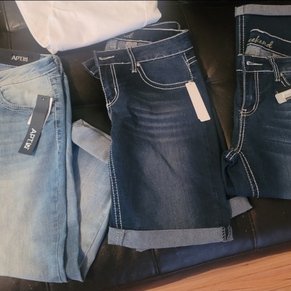 BNWT Bundle of 4 Women's Capris/Shorts - Sizes 6/8 - Picture 13 of 16